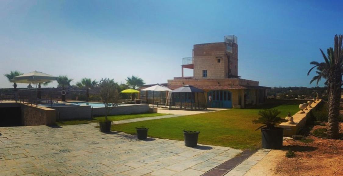 L-Ghorfa Farmhouse *
